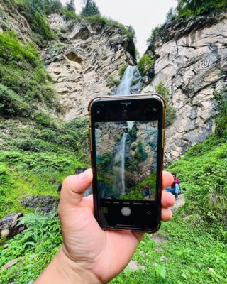 LEAVE THE ROADS;take the trails.
@lion_heart_expeditions 
#lionheartexpeditions 
#waterfall #trekking #green #himachal #manali #kullu #adventure #trekking #camping #himalayas #nature #beauty  #kargilvijaydiwas