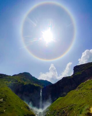 Circular rainbow ✅
@lion_heart_expeditions 
#lionheartexpeditions 
#rainbow #circularrainbow #outdoor #trekking #sissu #lahaul #lahaulandspiti #river #waterfall #adventure