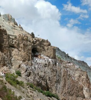 Quiet the mind and soul will speak
@lion_heart_expeditions 
#lionheartexpeditions #leh #ladakh #phugtal #budha #adventure #jeepsafari #transhimalaya #monastery #earth #monk #sky #dessert #beautiful